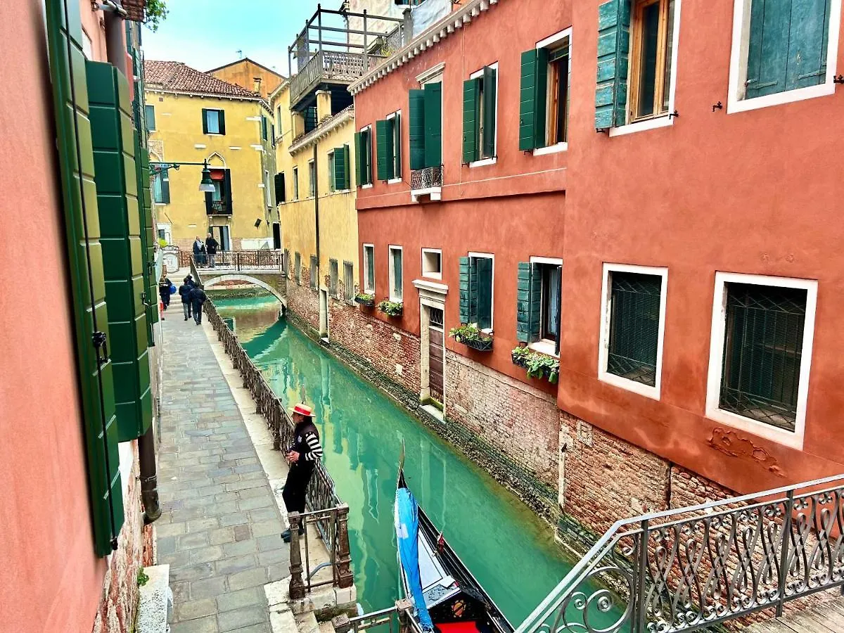 Central Flat Romantic Domus Remedio Venedig